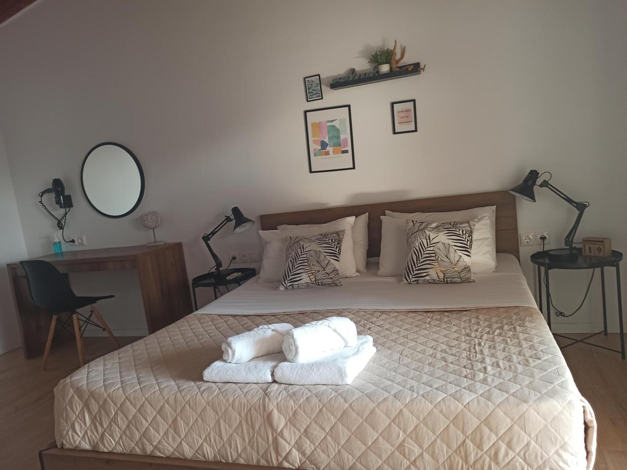Bourbos Summer Rooms ヒマラ 部屋 写真