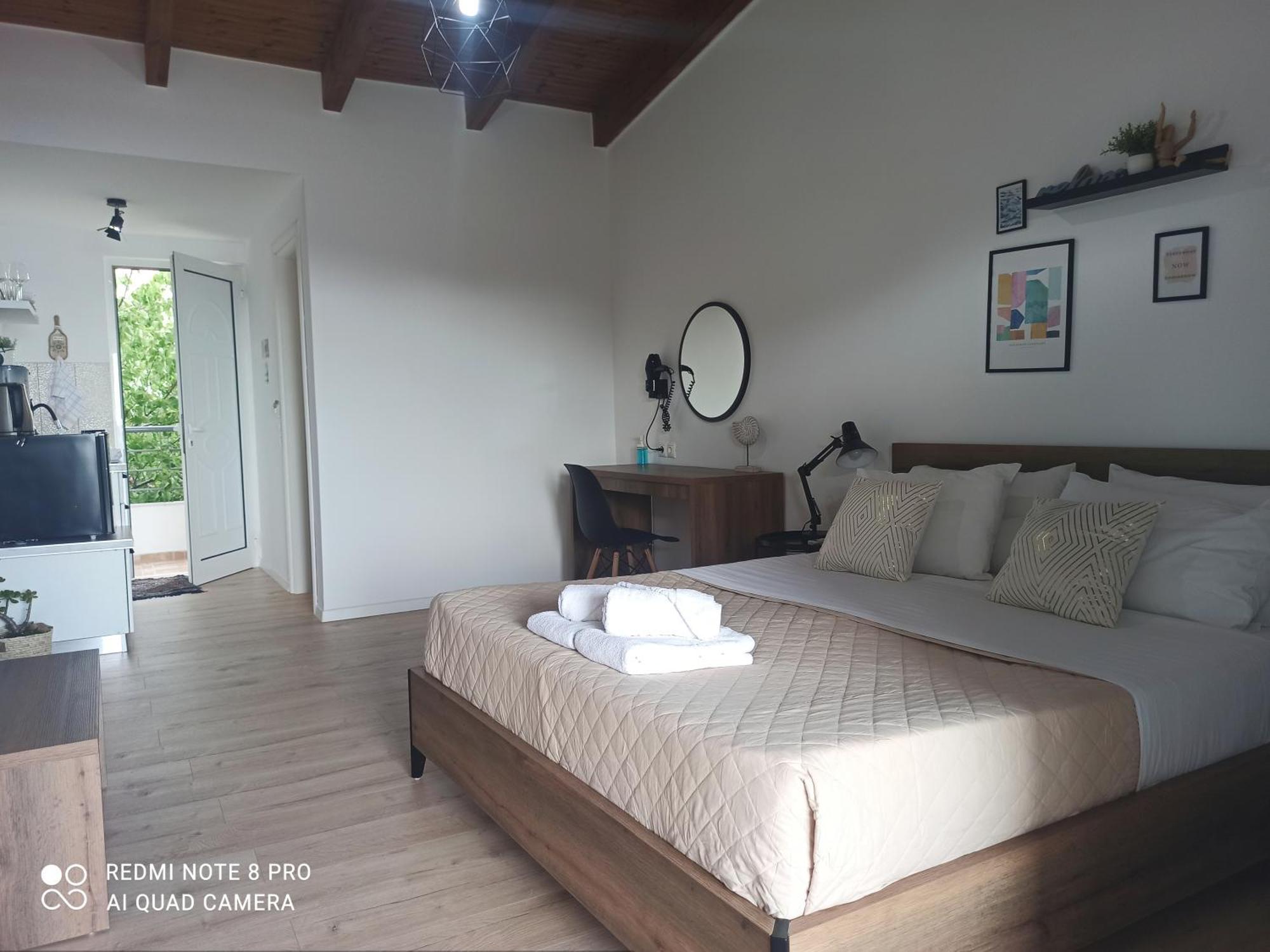 Bourbos Summer Rooms ヒマラ 部屋 写真